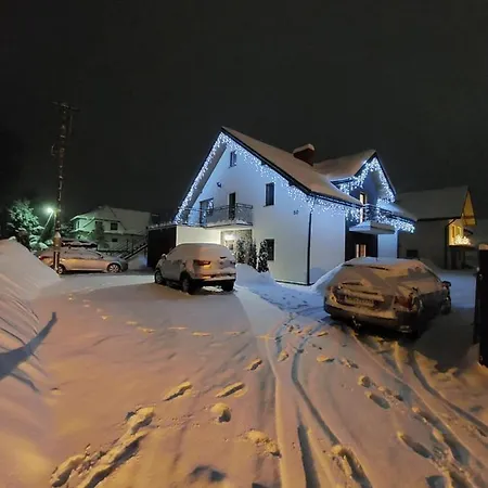 U Beni アパート ティリチ